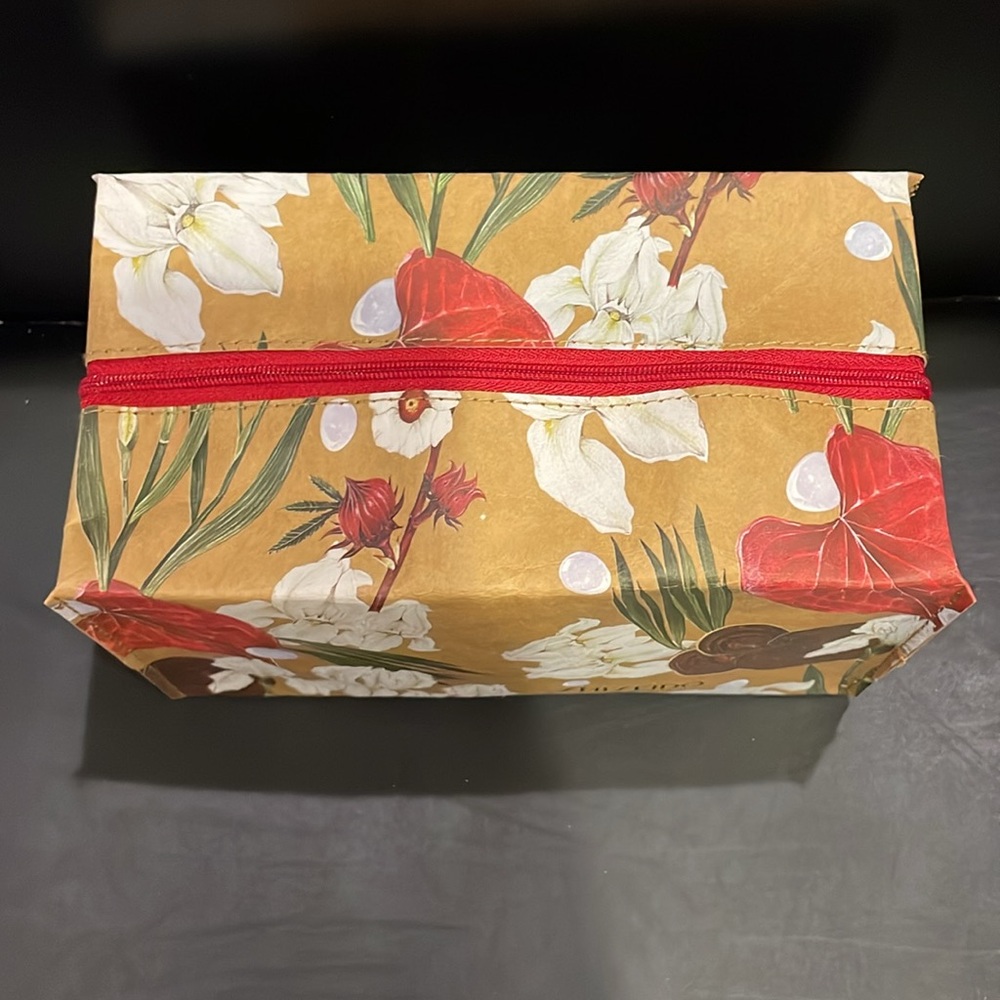 Brand New Shiseido Rectangular Paper Zippered Pouch - Picture 2 of 8